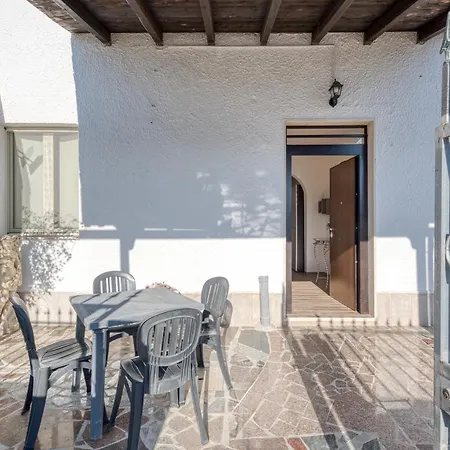 Villa Emanuele Con Piscina
